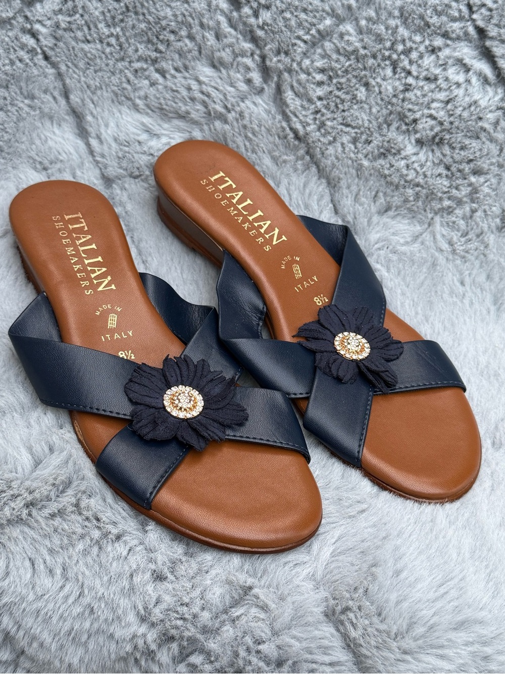 Italian Shoemakers Navy Crossband Slide Sandals with Floral Jewel Women's 8.5